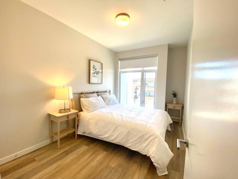 Lovely Brand New Condo Sidney Exterior foto