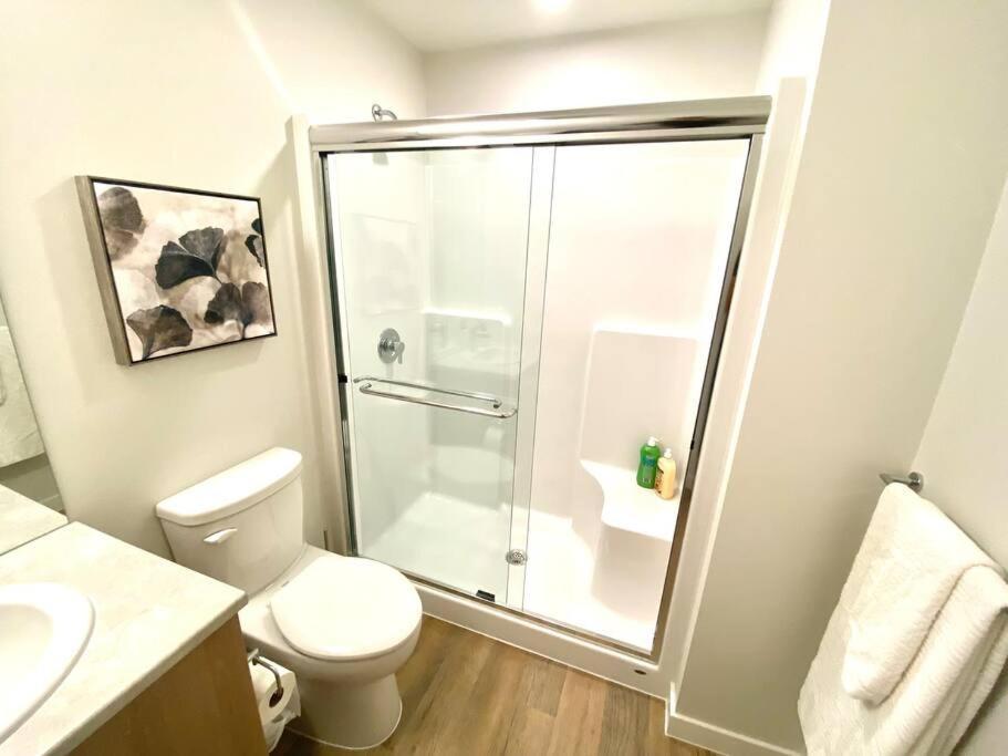 Lovely Brand New Condo Sidney Exterior foto