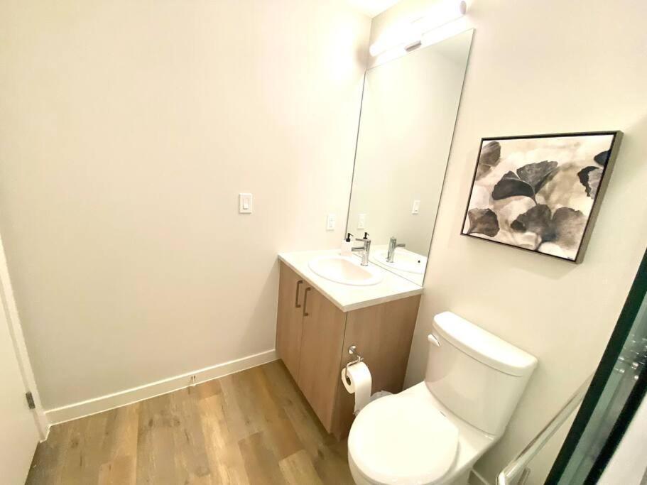 Lovely Brand New Condo Sidney Exterior foto